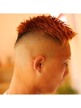 ウネ(une) high skin fade