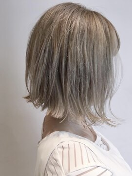 エヌアンドエー せんげん台店(N&A) ミルクティーベージュ×外ハネスタイル