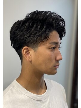 ドルクス 日本橋(Dorcus) カッコいいビジネスパーマヘア　刈り上げ7:3