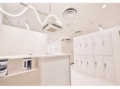 エレノア 梅田 大阪駅前第4ビル店(Eleanor)の写真