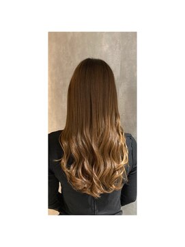 アイディール(:ideal) ベージュブラウンカラー波巻きスタイル