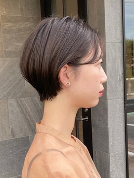 メゾン アヴァロ(Maison Avallo) 大人綺麗めシルエットの丸みショート