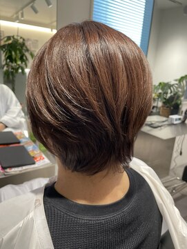 フク(FUKU) お手入れ簡単ショートボブ。白髪染め使わない白髪染め