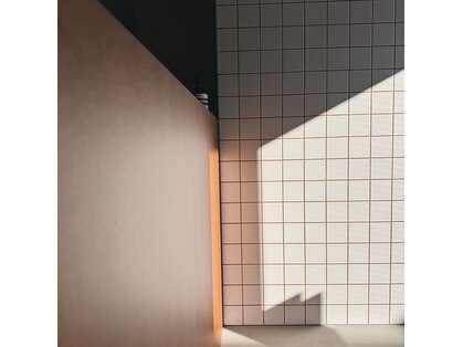 イラトス(ILLATOS)の写真