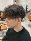 波巻きパーマ/スパイラルパーマ/メンズ/眉毛/短髪/サーフカール