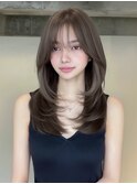 オリーブベージュ　ハッシュカット　顔周りカット　MEI
