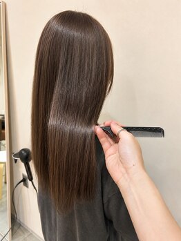 キロ(.kiro)の写真/憧れのサラ艶髪へ！縮毛矯正で叶える、手触り◎・持ち◎の日常ナチュラルヘア☆