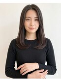 セミロング　オフィスでも楽しめる透明感ある暗めアッシュ系