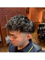 ハナテンベース(HANATEN BASE) ツイストパーマ×フェード メンズパーマ_メンズショート