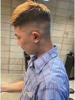 フランクスバーバー アンド ビアークラブ(FRANK'S BARBER and BEER CLUB)&nbsp;スキンハイフェードバズショートレイヤークロップ