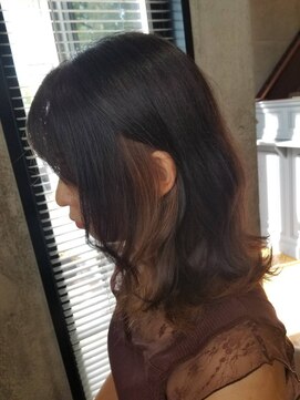 ヘアサロン レゴリス(hair salon REGOLITH) 派手すぎないインナーカラーで、結んだ時などの遊びをプラス。