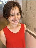 大人かわいい『クールショート前下がりボブ』30代くすみブルー