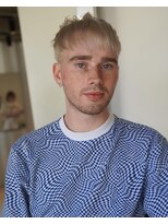 オルター(Alter)&nbsp;ショートスタイルxホワイトカラー