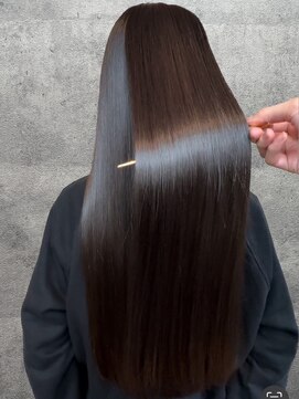 イシン(ISIN) 黒髪/縮毛矯正/髪質改善/インナーカラー[保土ヶ谷]