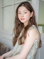 マグノリア オモテサンドウ(MAGNOLiA Omotesando) 暗めカラーのルーズなスパイラルロング・・・HINATA