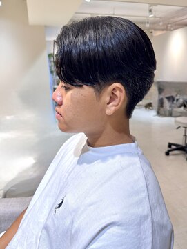 クレビアテン(CreBiA ten_) センターパート 曲がる縮毛矯正 ニュアンスパーマ