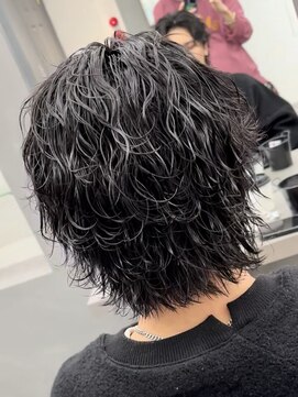 オーバルバイアピッシュ(OVARL by apish) フェザーパーマシャドウパーマニュアンスパーマカルマパーマ原宿