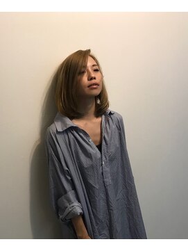 ロム(ROM) ボブスタイル