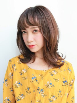 ルティア 池袋(Lutia) 伸ばしかけミディ☆ウルフレイヤーで外ハネに