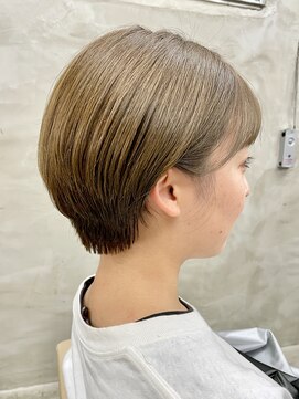 ソーコ 渋谷(SOCO) 大人小顔丸みハイトーンハンサムマッシュショート（徳竹）