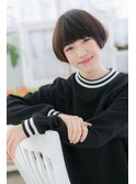 ネイビーアッシュオン眉前下がりマッシュショートa1