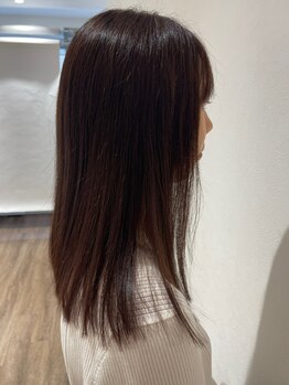 リー(Ly)の写真/毛先まで滑らかにまとまるストレートヘアを実感☆お客様の髪質を見極めた丁寧な施術でダメージレスに！