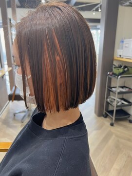 ルアナ(Luana) インナーカラー×ミニボブ