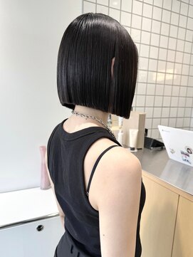 ホロ(hollo) 切りっぱなし_タッセルボブ_ミニボブ_黒髪ボブ_原宿ボブ