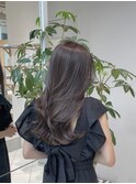 レイヤー/アッシュグレージュ/ロング/暗髪/外巻き/艶髪/髪質改善