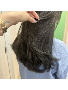 クリニック レイヤーカット オリーブベージュ
