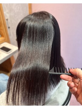 ベルタバイメルク(belta by merc.) ミディアムレイヤーカットサラツヤロング1.16