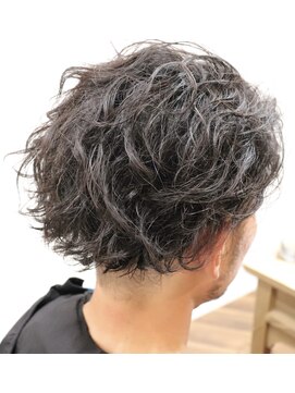 ウィスカーヘアー(whisker hair) ツイストスパイラル
