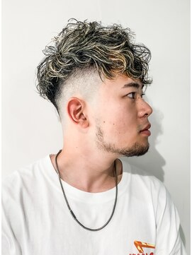 フジヤマ バーバー ショップ(FUJIYAMA BARBER SHOP) 七三オールバックツイストパーマコンマヘア