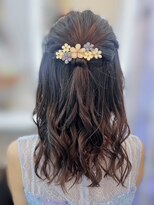 アトリエビューティーアミュ(atelier beauty AmU) 結婚式・ アクセサリー付きお呼ばれハーフアップスタイル