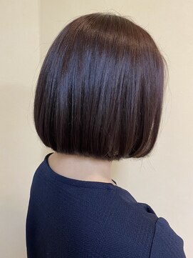 コージ(koji) 《直方/ルミシャスカラー》切りっぱなしボブ