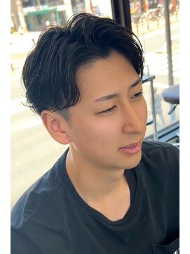 ランズ リアオオサカ(LANDS RiaOSAKA) センターパート メンズカット 【韓国ヘア 大阪 梅田】