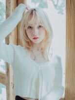 ルシードスタイルアンディアーモ(LUCIDO STYLE andiamo)&nbsp;ハイトーンホワイトブロンドウルフカット