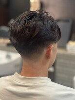 クラシコ(CLASSICO)&nbsp;メンズパーマ理容室バーバースタイルスーツ流行ビジネスショート