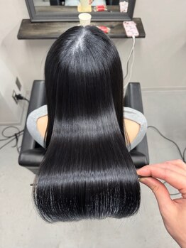 エクシーズ 新宿(XYZ)の写真/圧倒的艶感☆話題の髪質改善トリートメントで思わず触れたくなるような極上の艶と指通りを叶えます！[新宿]