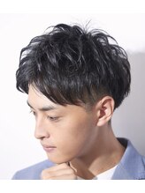 ラヴィニュースタンダードバーバーハナレ 新宿(LAVIE) アップバングショート