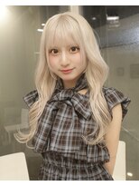 オーオシカシカスペース(OOO YY Space) ホワイトブロンド/ホワイトカラー/ブロンドヘアー/ハイトーン
