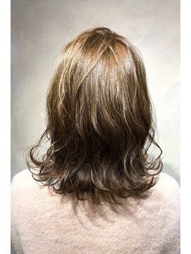 ザ ヘア ディードットログ(The hair D.Log) trend外ハネスタイル