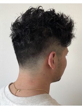 ヴェシカ(veccica) ★硬派な男らしさが魅力の刈り上げスタイル★