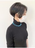 黒髪刈り上げハンサムショートツーブロックセンターパート