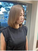 ニュアンスベージュ