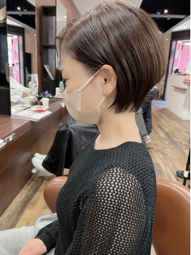 スリー(Th:ree) 大人可愛い20代30代40代耳掛けショート◎