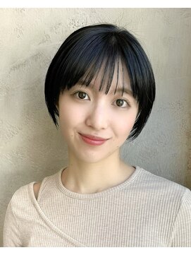 アフロート ルヴア(AFLOAT RUVUA) 「岩田莉奈」ハイライトで白髪ぼかし★くびれショートボブ　新宿