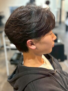 ニアウ 高崎店(Niau) MEN’S HAIR/フェザーパーマ/刈り上げセンターパート/群馬高崎