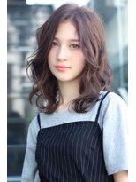 クーエフー(coo et fuu)&nbsp;ブランジュカラーのウェーブセミロング★　大人可愛い　20代30代