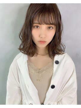 グレース(GRACE) 大人可愛いラフカールベージュミディ　担当大山